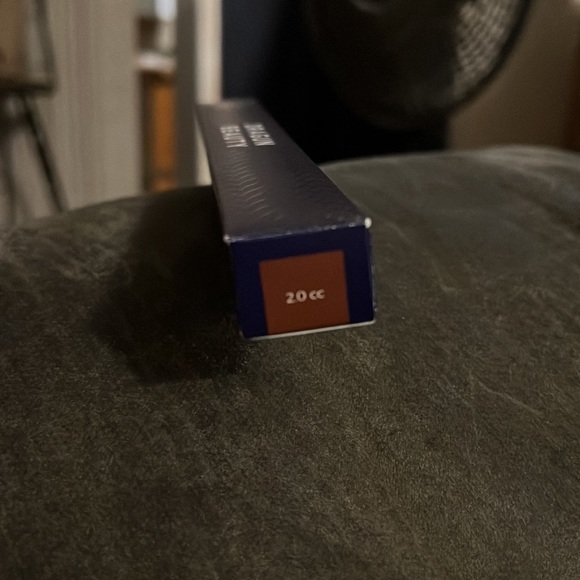 Dragon Beauty lip job liner and sharpener - Picture 2 of 2